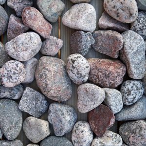 Lajiteltu luonnonkivi 3–5 cm